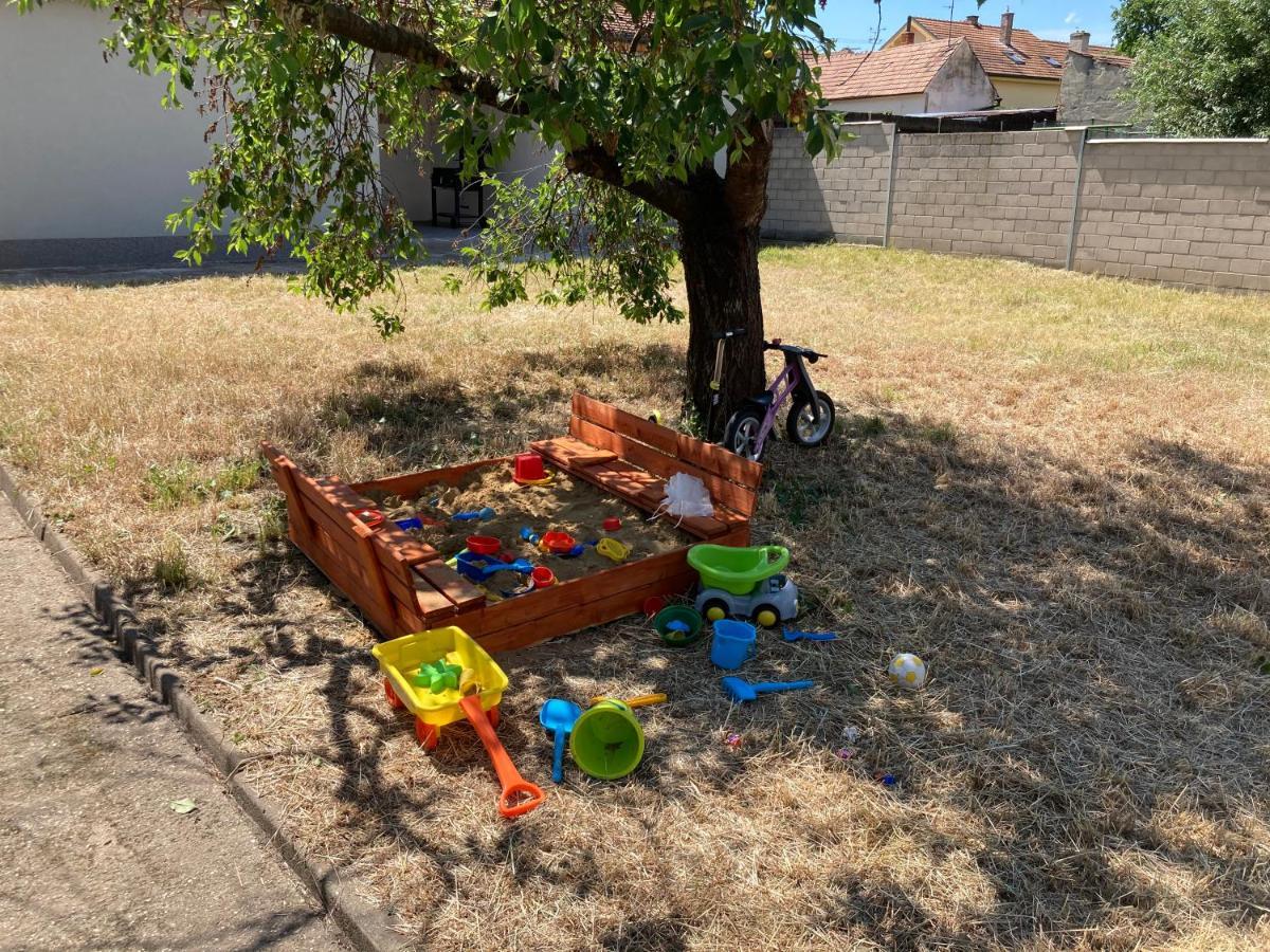 Apartman Maay Hlohovec Exterior photo